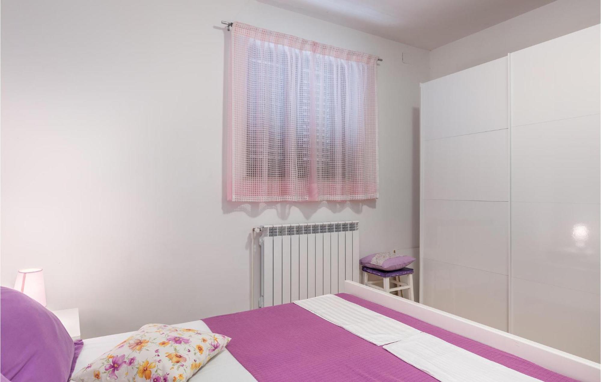 2 Bedroom Gorgeous Apartment In コストレナ エクステリア 写真